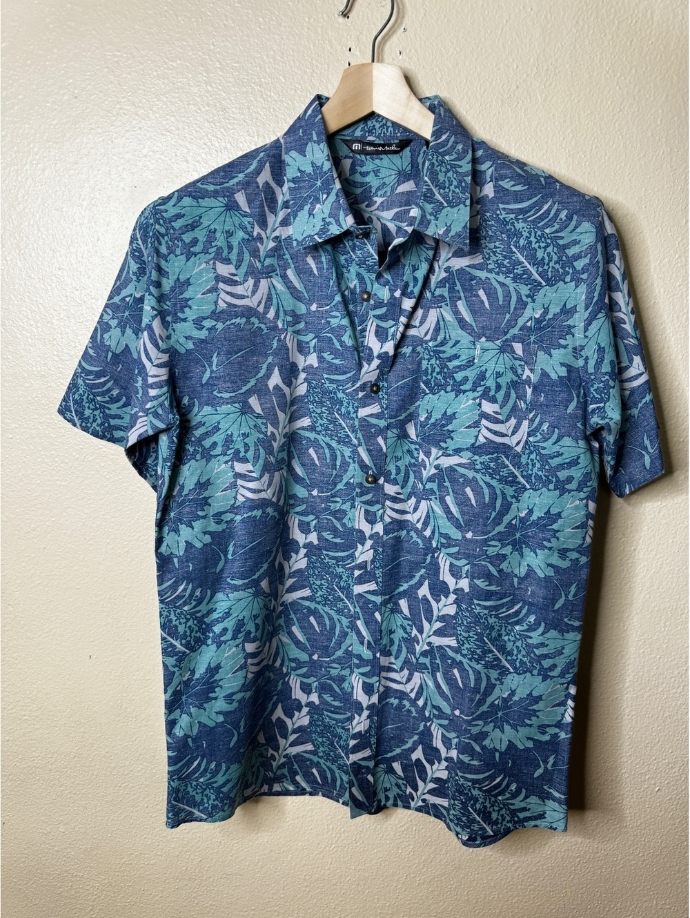 TravisMathew Men’s Blue Teal Tropical Leaf Print Short Sleeve Button Up Shirt L